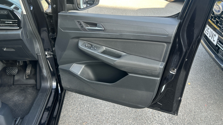 Ford Transit Connect 240 L2 Diesel 2.0 EcoBlue 122ps Limited Van Auto